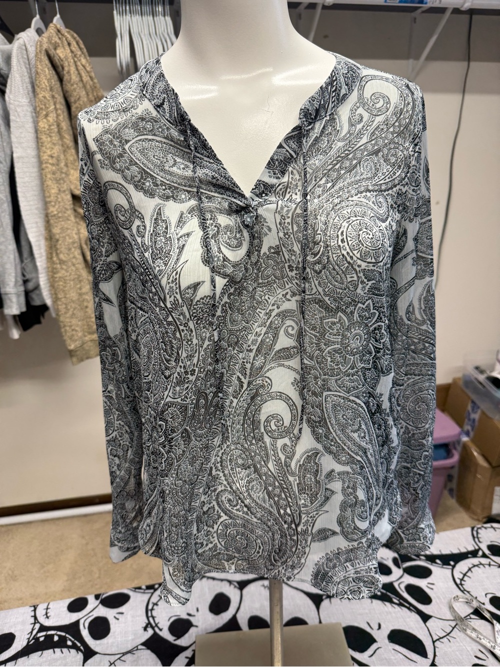 Banana Republic Black & White Paisley V-Neck Blouse